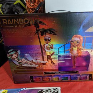 Rainbow High Color Change Pool & Beach Playset : 7-in-1 Light-Up-Multicolor Chan
